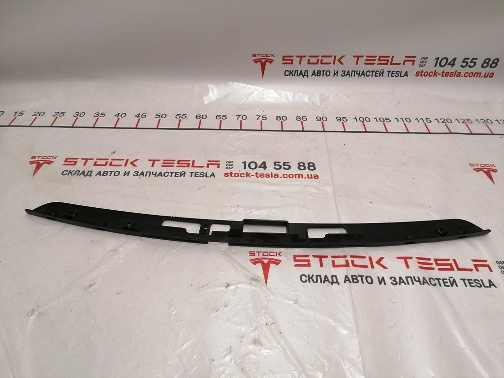 2 Support d'éclairage de plaque d'immatriculation et chrome. Garnitures de couvercle de coffre Tesla modèle X 1046925-00-E